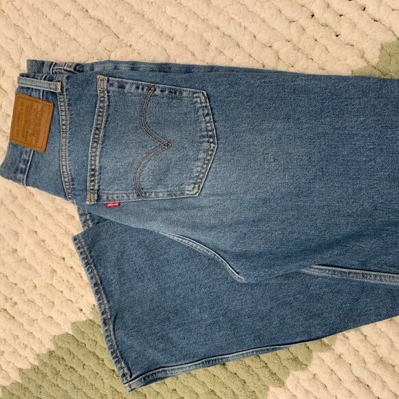 High Rise Loose Fit Levi Jeans Size 26 - Picture 2 of 5